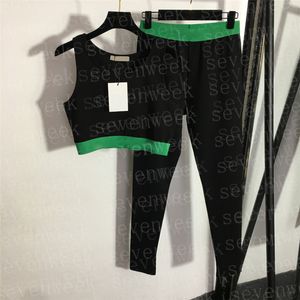 Abiti da yoga per donna Lettere Gilet Leggings Tute Tute sportive senza maniche da donna di marca di moda