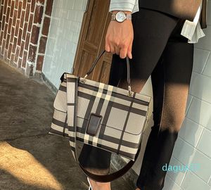 Echtes Leder Damentasche 2021 Frühling/Sommer Große Kapazität Plaid Boston Schulterhandtasche Kissentaschen