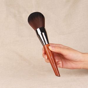 Großer Puderpinsel MUFE 130 – weicher synthetischer, gewölbter Allover-Puder-Bronzer. Beauty-Make-up-Pinsel, Blender-Werkzeug