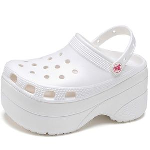 Scarpe estive da donna con plateau Sandali da giardino Pantofole da frutta in cartone animato Slip On per ragazza Scarpe da spiaggia Scivoli moda da donna