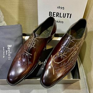 Erkek lüks dantelli elbise ayakkabıları klasik 3 gözlü düz el yapımı erkek ayakkabı ayak parmağı ile iki tonlu elle yanmış İtalyan buzağı deri oxfords