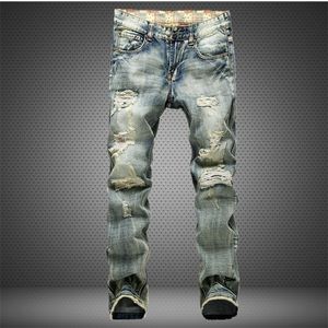 New Fashion Men Holes Classic Jeans High Street Moto Jeans strappati Maschio Hip Hop dritto Slim Jean pantaloni casual in denim 201111