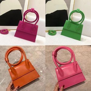 أحدث التمساح Le Chiquito Women Facs Presh Handbag Designer مقسمة تمساح الجلود الصغيرة حقيبة صغيرة