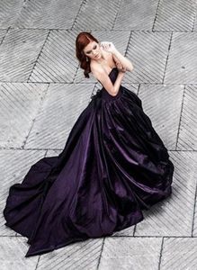 Vintage Purple Gothic Suknie Ślubne Bez Ramiączek Sweetheart Non Białe Suknie Ślubne Z Kolor Tafeta Bride Dress Sukienka Fantasy Dress