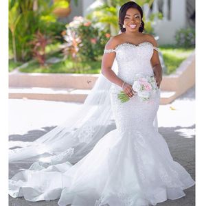 Plus Size Cristallo al largo della spalla Abiti da sposa a sirena Abiti da sposa Vintage Tulle Applicazioni di pizzo Paese Africa Vestido De Novia CG001