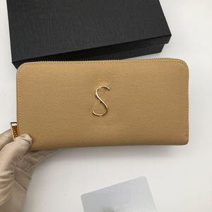 Designer-Geldbörse lang/kurz, Top-Geldbörse aus echtem Leder für Damen, Reißverschluss, lange Kartenhalter, Münzgeldbörsen, Frau zeigt exotische Clutch-Geldbörsen mit Box