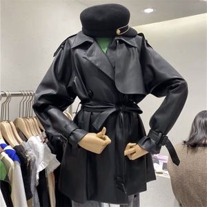 Nytt kvinnors coola mode Slå ner krage Löst retro Sashes Pu Leather Medium Long Coat Casacos