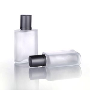 Bottiglia di profumo in vetro smerigliato da 50 ml Bottiglie spray in alluminio da viaggio portatili Bottiglia vuota spray riutilizzabile Personalizzata V6