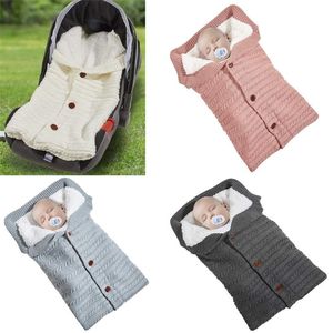 Nyfödda baby varma sovsäckar för flickor spädbarnsknapp stickad swaddle wrap för pojkar mjuk swaddling barnvagn toddler filt lj201023