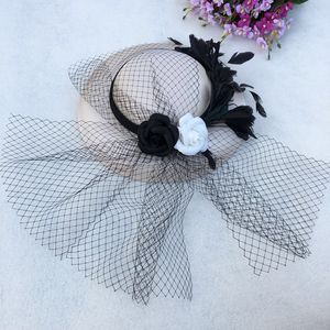 Heißer Verkauf-Mingli Tengda Braut Mesh Hut Feder Schwarz Und Weiß Blume Hut Eleganter Kopfschmuck Hochzeit Zubehör Fascinator Fedora Cap