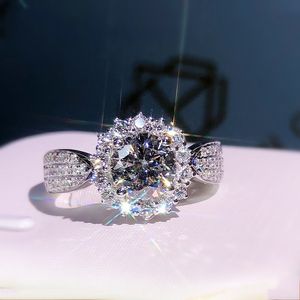 Hohlblume Sona Diamond Ring 925 Sterling Silber Engagement Ehering -Ringe für Frauen Brautparty Moissanit Schmuck Y1124