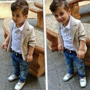 2020 Primavera Autunno Ragazzi 3pcs Suit Gentleman Suit Giacche + T-shirt + Jeans Neonati maschi Vestiti per bambini Designer Set di abbigliamento per bambini