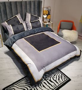 Fleece Fabric Woven Bedding Sets Queen Size Printed Quilt Cover 2 Pillow Cases Sheet Duvet Covers245G