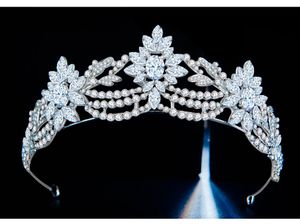2021 Yeni Vintage Barok Gelin Tiaras Aksesuarları Altın / Gümüş Balo Şapkalar Çarpıcı Sheer Kristalleri Düğün Tiaras ve Kronlar 1901