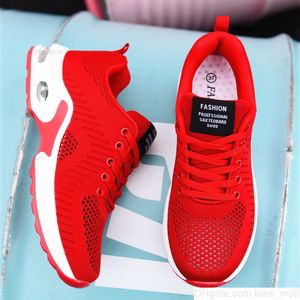 Man 2021 Ankomst Kvinnor Skor Damer Sneakers Fashion Mesh Andningsbar Casual Woms Outdoor Jogging Walking