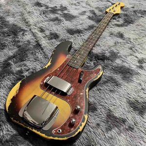 Custom 4 Strings P Precise Bass Guitar in Vintage Relic Finishing Accept Bass OEM