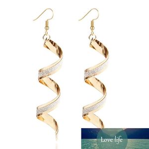 Personlig Punk Style Fashion Spiral Geometrisk Dangle Örhängen för Kvinnor Överdriven Svart Vit Metall Drop Earring Smycken