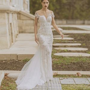 2021 Nuovi abiti da sposa Maniche corte Appliques in pizzo Abiti da sposa a sirena Custom Made Maniche corte Sweep Train Abito da sposa