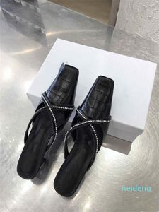 2022 Bahar ve Yaz Yüksek Topuklu Terlik Baotou Giyim Çapraz Kayış Rhinestone Deri Kare Kafa Balık Ağız Kalın Topuk Kadın Sandalet 6636