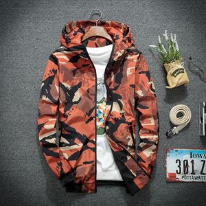 2020 Vår och höst Ny Högkvalitativa Mäns Windbreaker Jacka Mode Camouflage Mäns Tunna jacka Hooded Casual + M-4XL