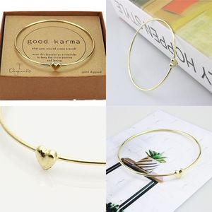 Nouveau Charme d'arrivée Style EU Style Gold Love Coeur Bracelets en forme de bracelet Femmes Mode bijoux106 m2