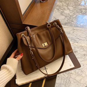 Kadın Çantası Tasarımcı Moda Vintage Yumuşak Deri Omuz Çantaları Kadınlar Için Büyük Kapasiteli Kadın Çanta Crossbody Çanta Bayan Tote