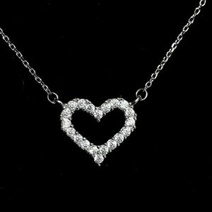 New Concise Style Silver Necklace Full Diamond Love Heart Necklace Female Love Zircon Pendant One Chain Silver Necklace Short Clavicle Chain
