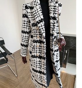 Kvinnor Designerullblandningar 20fw Mode Kvinnor Tweed Long Jacket med knappar Kontrastfärg Ullrock Kvinnor Kall Jacka Storlek S M L