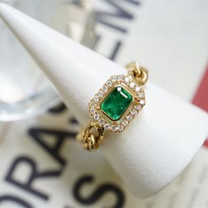 18K Solid Gula Real Gold Smycken (AU750) Kvinnor Designer Ins Enkel kedja Personlig Mode Emerald Diamond Wedding Ring