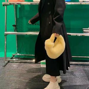 Designer de inverno atualizado Jodie Mini Fur Hobo Baguette Hand Bags Big Knot Furry One Shoulder Bag Famous Women Hot Hairy Handbags Fashion Wallets Purse Free Ship Totes