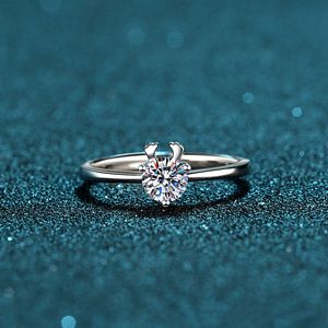 Doskonały Cut Diamentowy Test Przekazany D Kolor Dobry Clarity Moissanite Deer Ring Kobiet Silver 925 Biżuteria ślubna