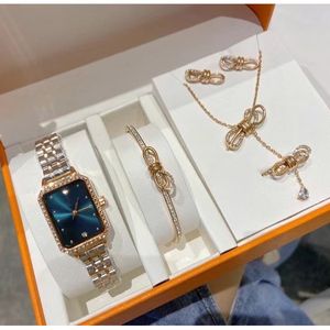 여성 5 세트 시계 목걸이 팔찌 귀걸이 반지 선물 상자 최고의 브랜드 손목 시위 발렌타인 데이 선물 고급 디자이너 시계