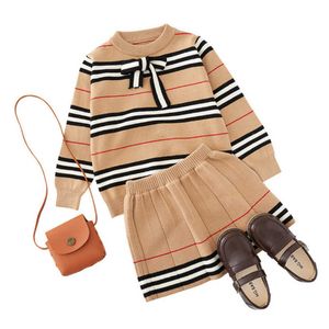 Conjuntos de roupas de chegada de outono garotas de malha de 2 pe￧as terno de topskirt roupas de grife infantil