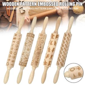 Jul Embossing Trä Rolling Pin Bakning Kakor Nudelkaka Deg Graverad Roller Utensilios de Cocina Drop-V12 211008