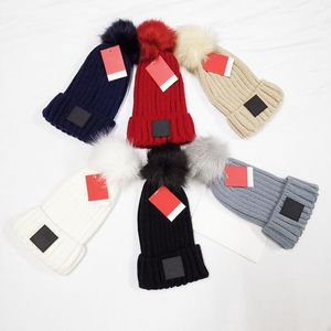 Berretti invernali di moda da uomo di design di alta qualità Cappelli per berretti da donna Berretto da ragazza casual caldo Snapback Pompon Beanie 6 colori
