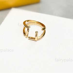 Großhandel Männer Frauen Paar Design Ringe Edelstahl Brief Ring Liebhaber Geschenk Schleife Party Schmuck Top Qualität