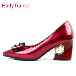 Försäljning Brand Fashion Glossy Women Formal Pumps Beige Red Pink Black Sexy Lady Bröllop Skor Ey6s Pearl Plus Stor storlek 12 31 48 211123