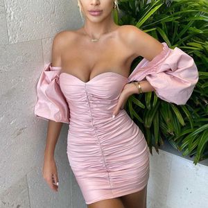 DEAT Spring Sexy Off Shoulder Women Sweetheart Neckline Lantern Sleeve Ruffled Ruched Bodycon Pink Dress MH628 210709