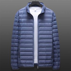 Winter Stand Collar Mäns Ultra Light Down Jacket Stor storlek 7XL 8XL Vadderad 90% Vit Duck Down Warm Coats Zip Fickor 211206