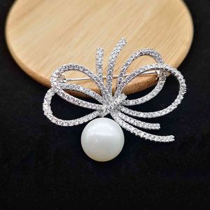 2021 SS Duża świeża woda Pearl Bowknot Bling Pełna CZ Kamienie Bridal Moda Biżuteria Szalik Pin Broszka