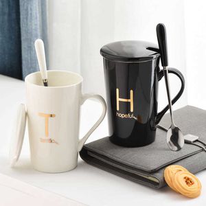 Tazza in ceramica con lettere creative con coperchio Cucchiaio in vetro Coppia tazza da caffè e latte 210611