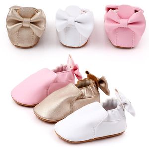 Новая мода Newborn Baby Girl Beash Soft Sole Book Trainers Trainers Pink Crib Обувь для 1-летней детской обуви подарки