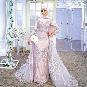 Gracioso muçulmano frisado rendas vestidos de noite bateau pescoço aplicaram mangas compridas sereia vestidos de baile com hijab overskirt vestido formal