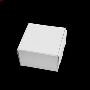 50 adet / grup 4 * 4 * 2.5 cm Küçük Beyaz Kraft Kağıt Noel Hediyesi Paketleme Kutusu Takı DIY Sabun Pişirme Fırın Depolama Ambalaj Boxhigh Quatity