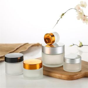 5g 10g Frasco de vidro âmbar transparente fosco Frasco de creme Cosmético Recipiente de bálsamo labial com tampa de ouro preto prateado e frascos de embalagem de almofada interna