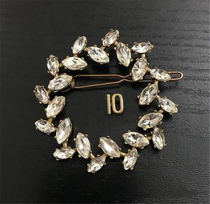 Luksusowy Damska Projektant Broszka Szpilki Kryształ Moda Znani Letter Kostium Lapel Broszka Pin Moda Biżuteria Koło Akcesoria Prezent Dla Miłości