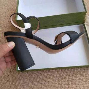 2021Designer High Heels womens sandal waterproof platform thick heel leather fashion shoes metal buckle party luxury sexy sandalss Black and white apricot colors