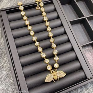Naszyjnik projektant biżuterii moda luksusowy prezent ślubna diamentowa pszczoła pszczoła biżuteria 14K Naszyjniki Kobiety prawdziwy złoty łańcuch modne przedmioty hurtowe do odsprzedaży