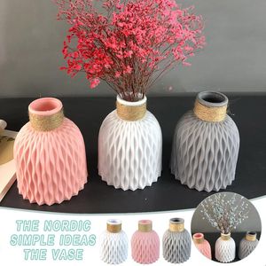 Vases en plastique Home Decor Anti-Céramique Imitation Rattan Vase Fleur Vase Européenne Décorations modernes Nombre de décorations incassables