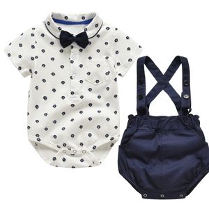 Sommar Baby Boy Kläder Set Solid Rem Shorts Kortärmad Casual Bow Slips Skjorta Toppar Mjuka Outfits 2 st Clothes Set Fashion 210309